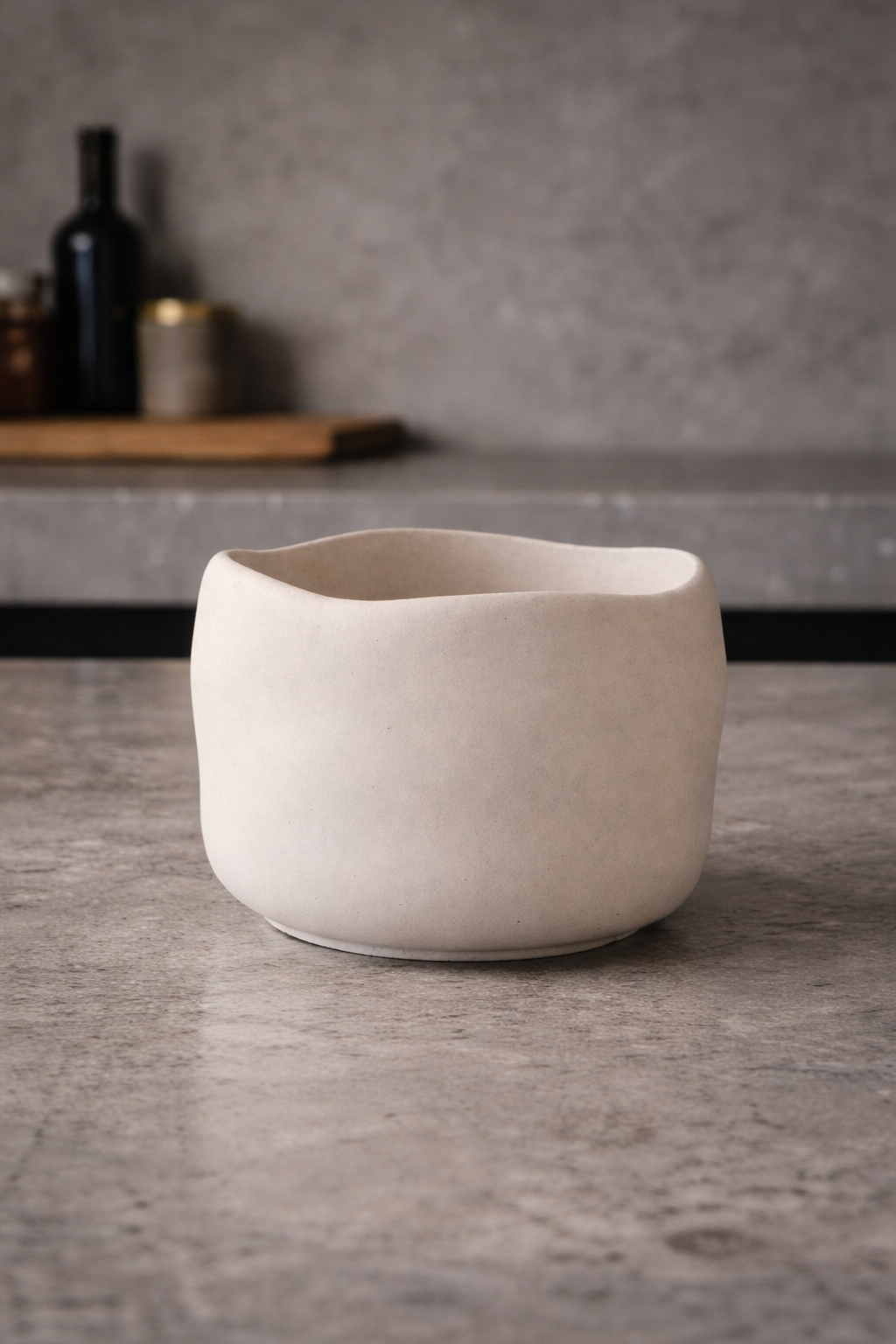 NEW  Santal Refillable Concrete Candle