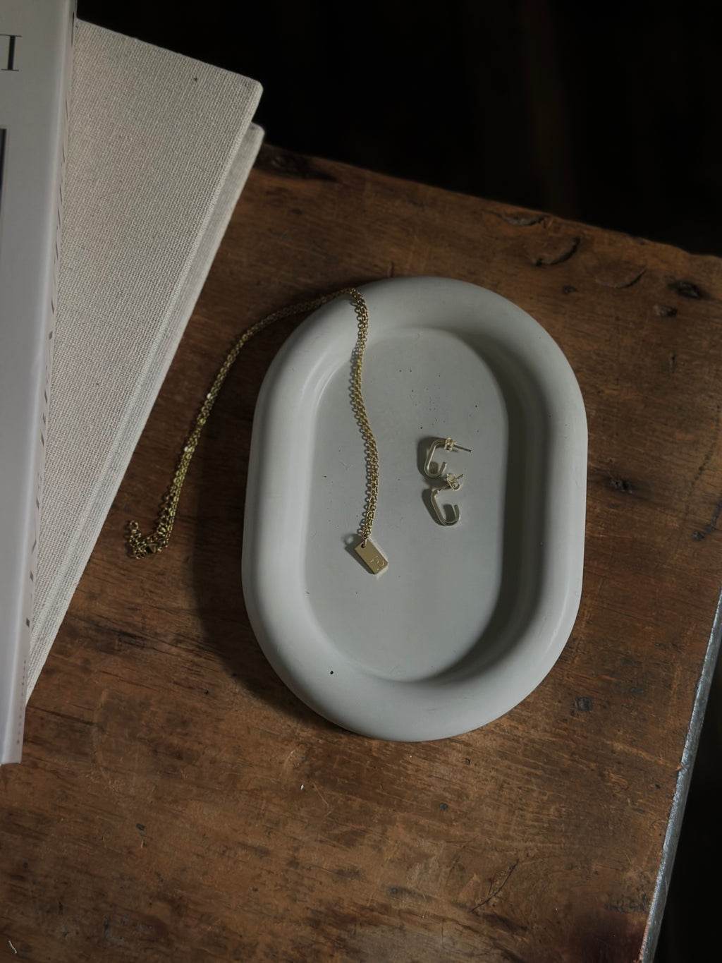 Natural Oval Jewelry Dish