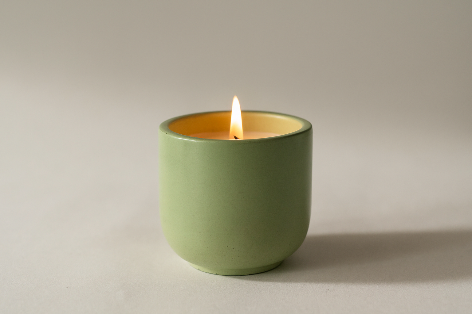 Garden Tomato Concrete Candle